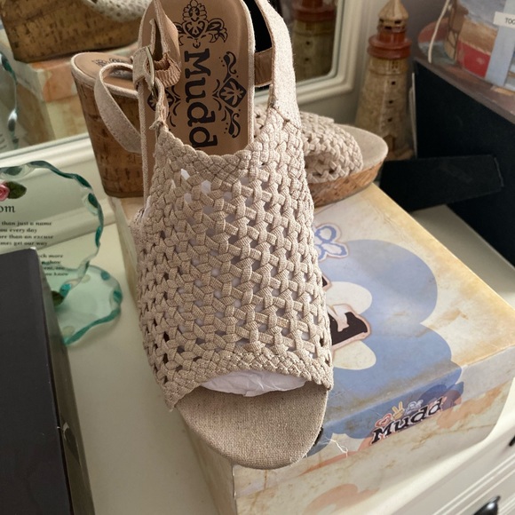 Mudd platform sandals - Picture 2 of 4